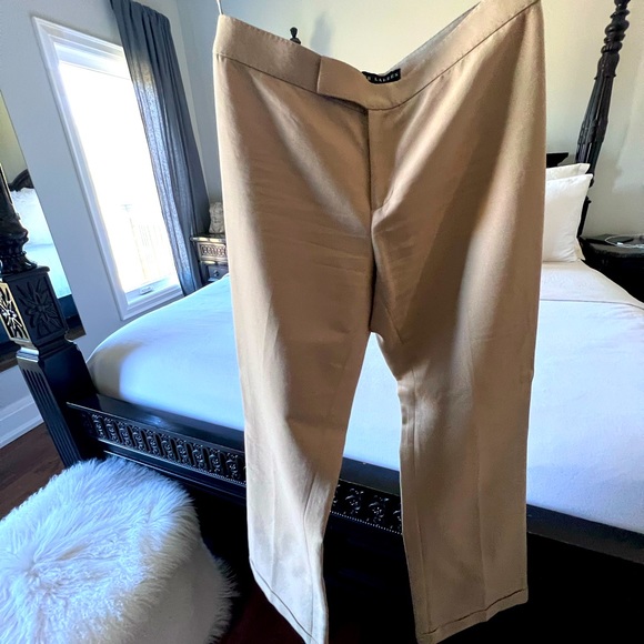 Sateen material midrise cuffed flare - Picture 1 of 4